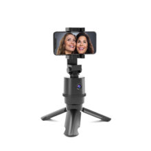 Perche à selfie avec support pour smartphone et caméra intelligente (suivi d'objet et de visage par IA, rotation panoramique et inclinaison à 360°) pour le streaming en direct.