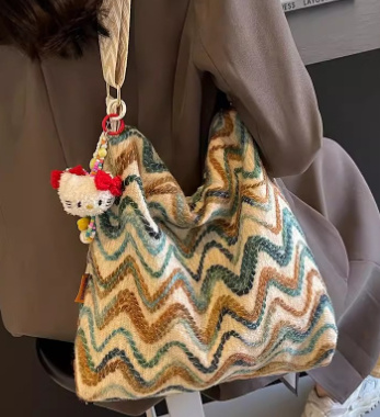 3ca83db7-6085-4538-9bea-533b411317c4.jpg Womens Casual Ethnic-Style Embroidered Crossbody Shoulder Bag