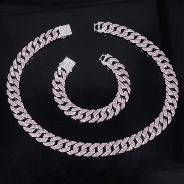 793ba003-e9c9-4c85-a373-e8998f985450.jpg Diamond-studded Spring-clasp Cuban-link Necklace
