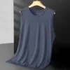 Débardeur sans manches en maille de soie glacée pour homme, collection été 2026. Vêtement d'extérieur léger et tendance, idéal pour le sport.