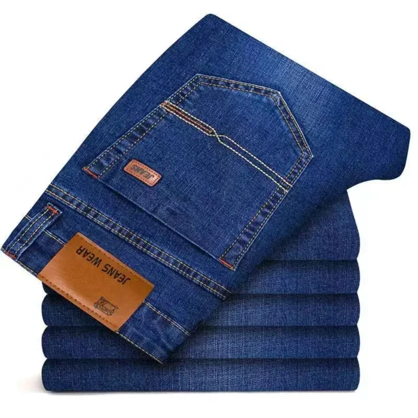 Jean slim stretch décontracté pour homme, collection 2025, disponible en noir et bleu.