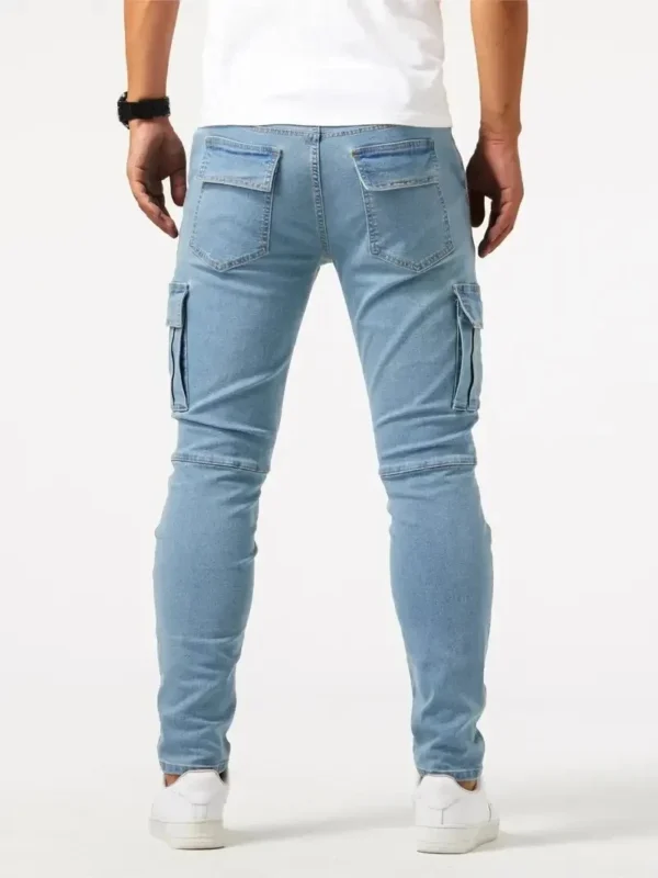 S54b4ce33b14f43c181beef36e402beccu.webp Pantalon cargo en denim élastique Street Jeans pour homme, coupe slim, couleur unie, plusieurs poches, style décontracté, taille mi-haute, idéal au quotidien.