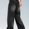 Jean homme style américain classique, hip-hop rap, jambes larges, populaire chez les jeunes, pantalon en denim oversize à jambes droites et coupe rétro.