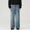 Jean homme style américain classique, hip-hop rap, jambes larges, populaire chez les jeunes, pantalon en denim oversize à jambes droites et coupe rétro.