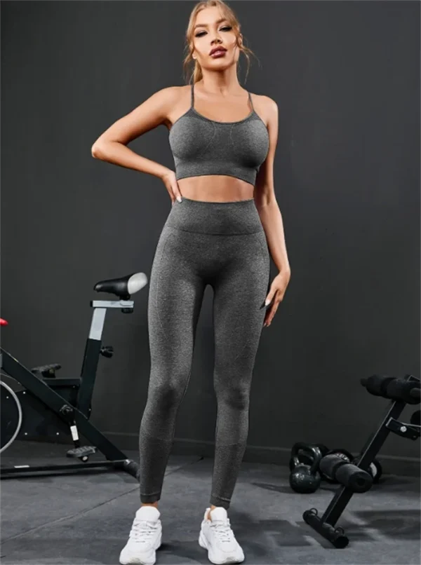 Ensemble de survêtement 2 pièces pour femme, sans coutures, idéal pour le yoga, le sport et la gym. Leggings taille haute et tenue de fitness.