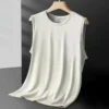 Débardeur sans manches en maille de soie glacée pour homme, collection été 2026. Vêtement d'extérieur léger et tendance, idéal pour le sport.