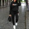 Vêtements femme automne-hiver : sweats à capuche, pantalons, ensembles streetwear de haute qualité et de luxe pour femmes.