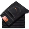 Jeans droits pour homme, collection 2025, coupe slim stretch, confortables et doux, en denim de marque.