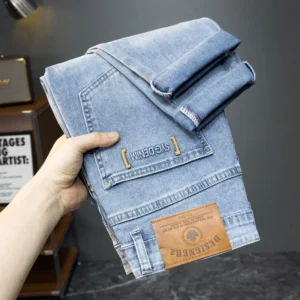 Jeans homme bleus classiques, slim, stretch, confortables et tendance, style décontracté et sportif.