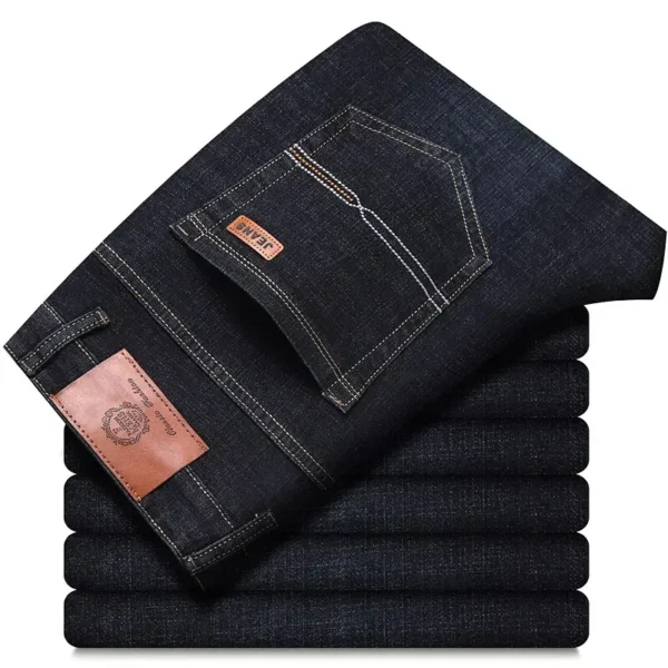 Jeans droits pour homme, collection 2025, coupe slim stretch, confortables et doux, en denim de marque.