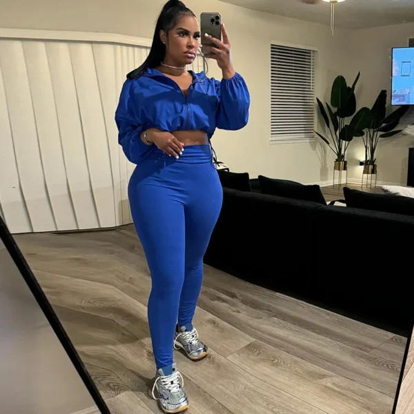 Ensemble de survêtement Weird Puss pour femme, 2 pièces, collection automne 2024 : veste fine zippée à cordon et legging assorti, style streetwear sportif.