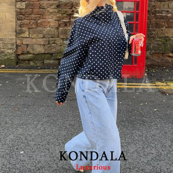 Vêtements femme automne-hiver : sweats à capuche, pantalons, ensembles streetwear de haute qualité et de luxe pour femmes.