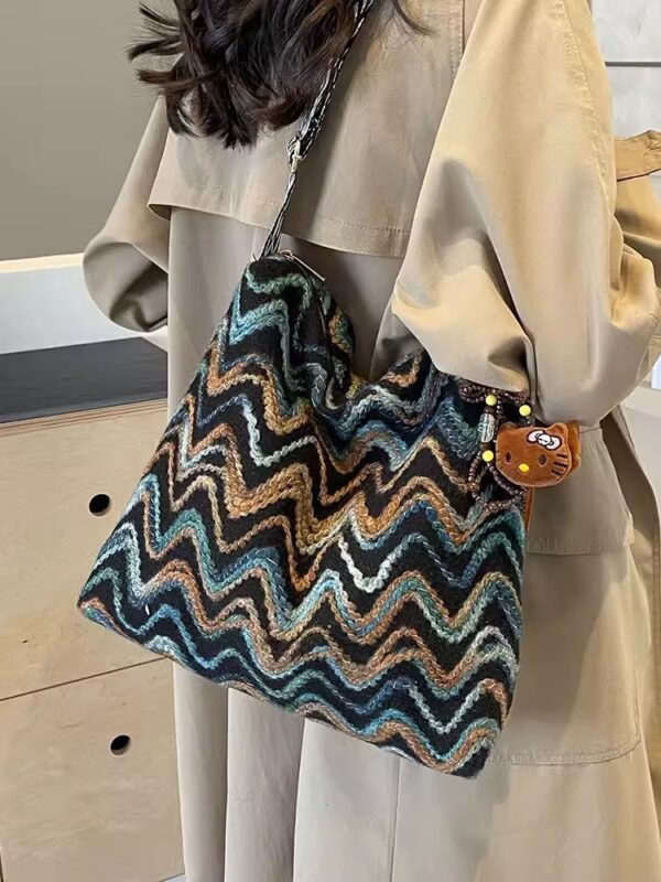 ae951416-b15a-4bd2-b722-8661cfeb907f.jpg Womens Casual Ethnic-Style Embroidered Crossbody Shoulder Bag