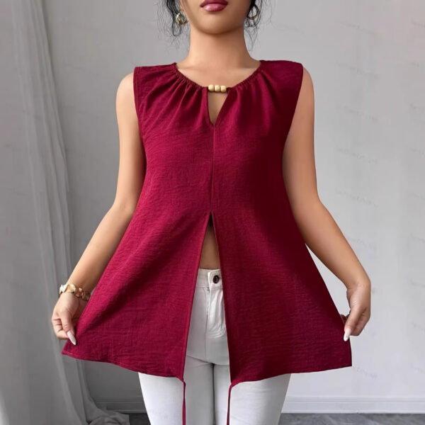Light-colored Figure-flattering Sleeveless Tank Top
