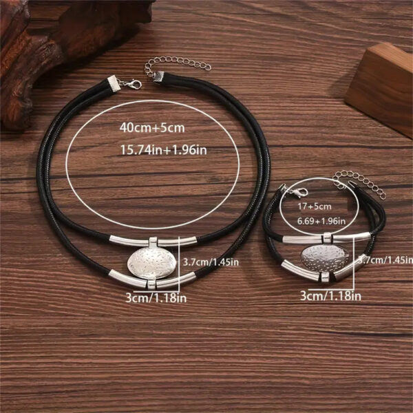 d0cd163e-af93-4af2-9180-16bb9968d165.jpg Womens Retro-Style Silver Oval Pendant Necklace And Bracelet Set