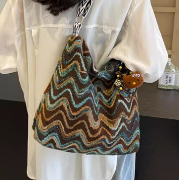 ea52d2b8-1f72-40bc-8526-8a95690f9e08.jpg Womens Casual Ethnic-Style Embroidered Crossbody Shoulder Bag