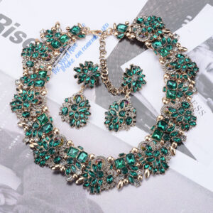 Fashion Retro Light Luxury Women's Necklace And Earrings Set