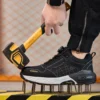 Chaussures de sécurité pour hommes – Style tendance, embout en acier anti-écrasement, semelle en Kevlar – Bottes de travail pour extérieur et atelier industriel – Fermeture à bouton