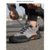 Chaussures de sécurité pour hommes, légères et confortables avec embout de protection en plastique, style tendance, anti-perforation et ultra-résistantes.